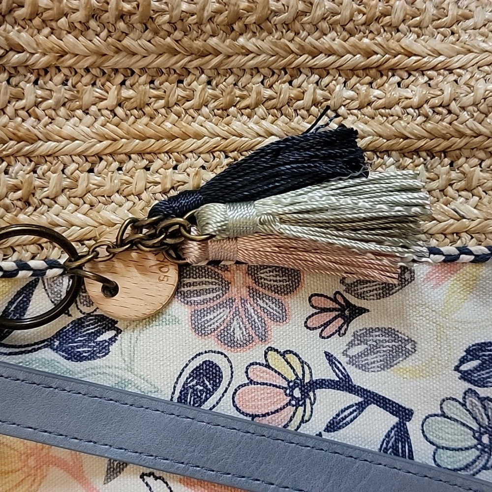 Sakroots zip top tote!  Bird/Meadow pattern.  Super cute. - Picture 3 of 8